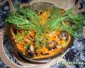 Салат из корейской морковки и стручковой фасоли