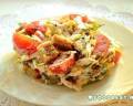 Куриный салат с помидорами, изюмом и сухариками. (Фото рецепт)