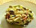 Фото рецепт. Салат с креветками, яйцами и оливками
